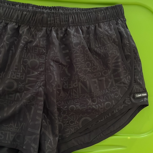 Calvin Klein shorts - Picture 2 of 4